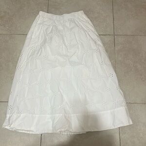 White flower maxi skirt